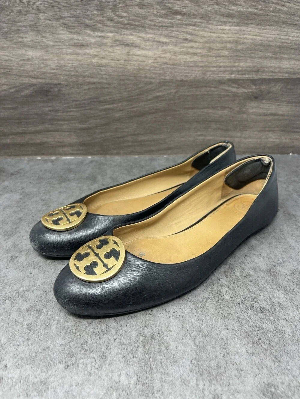 Tory Burch Ballet Flats Womens Size 8 Slip On Shoes Black Leather Gold Logo